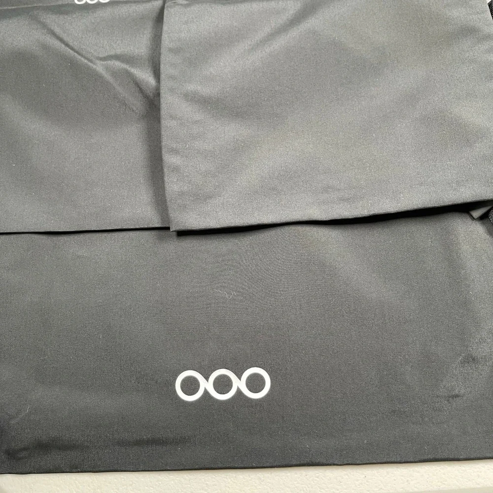 Neiman Marcus OOO Traveling 6 Piece Accessory Set Packing Cubes Shoe Laundry Bag